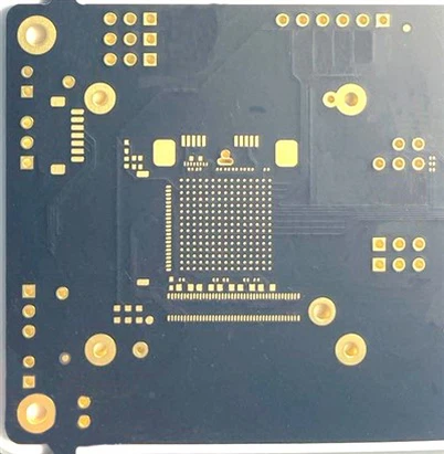Tablero PCB negro